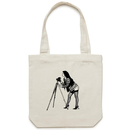 Mikey Madison - Carrie Tote